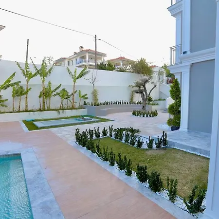 Apartamento Merkezde Havuzlu Bahceli Daire *